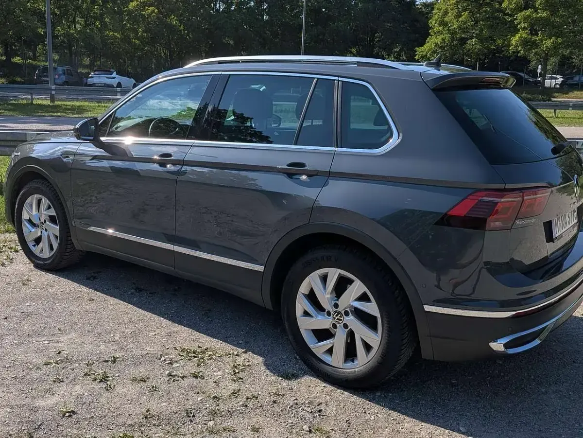Gebraucht VW Tiguan Elegance 150 PS (110 kW) 2022 Grau SUV