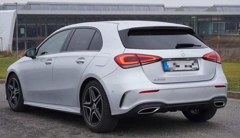 Gebraucht Mercedes A200 AMG 163 PS (119 kW) 2019 Silber Limousine