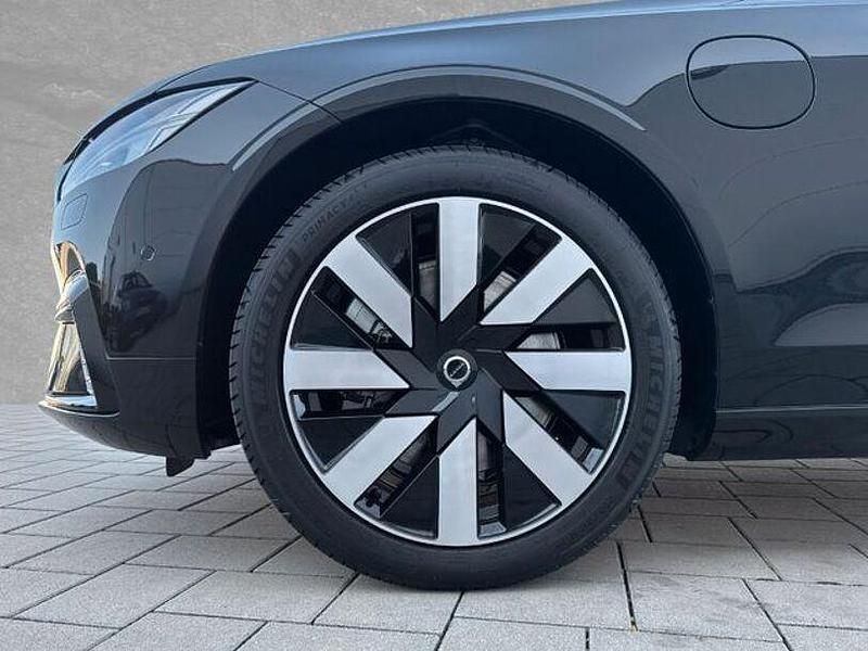 Second-hand Volvo V90 Plus 455 CP (334 kW) 2024 Negru Break