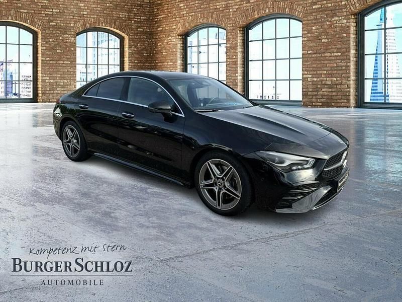 Gebraucht Mercedes CLA200 AMG line 163 PS (119 kW) 2024 Metalliclack kosmosschwarz Coupé