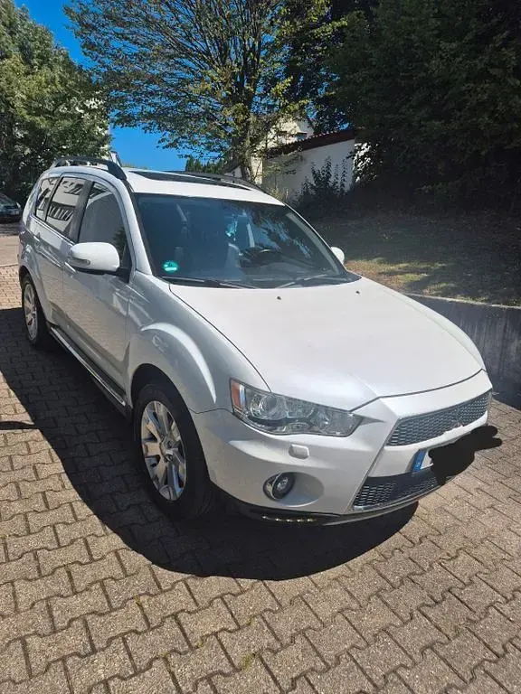 Gebraucht Mitsubishi Outlander Instyle 156 PS (114 kW) 2010 Weiß SUV