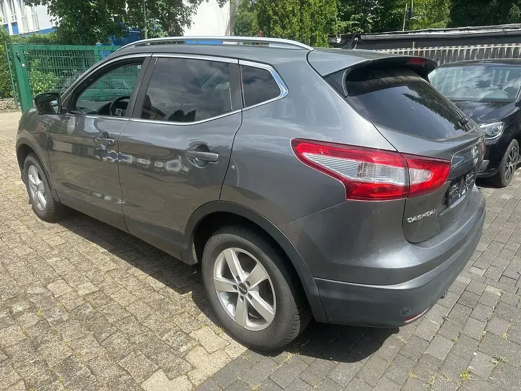 Gebraucht Nissan Qashqai 360º 116 PS (85 kW) 2015 Grau SUV