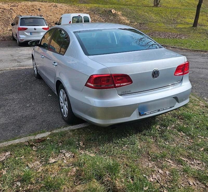 Usata VW Passat 120 CV (88 kW) 2011 Argento Berlina