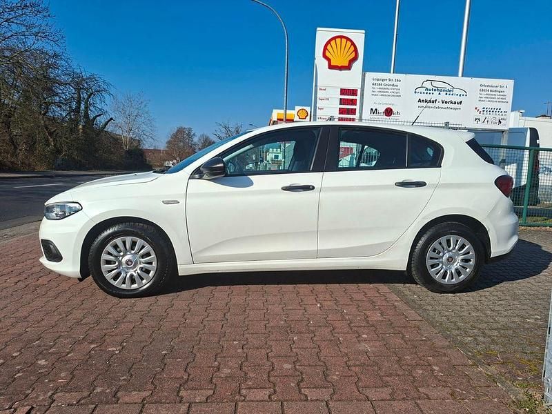 Gebraucht Fiat Tipo Pop 95 PS (69 kW) 2017 Weiß Limousine