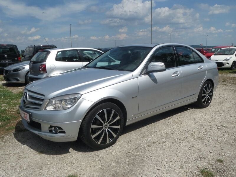 Silber Gebraucht 2007 Mercedes C200 Limousine | 5.490 € (Etwas zu teuer) - Bild 1/4