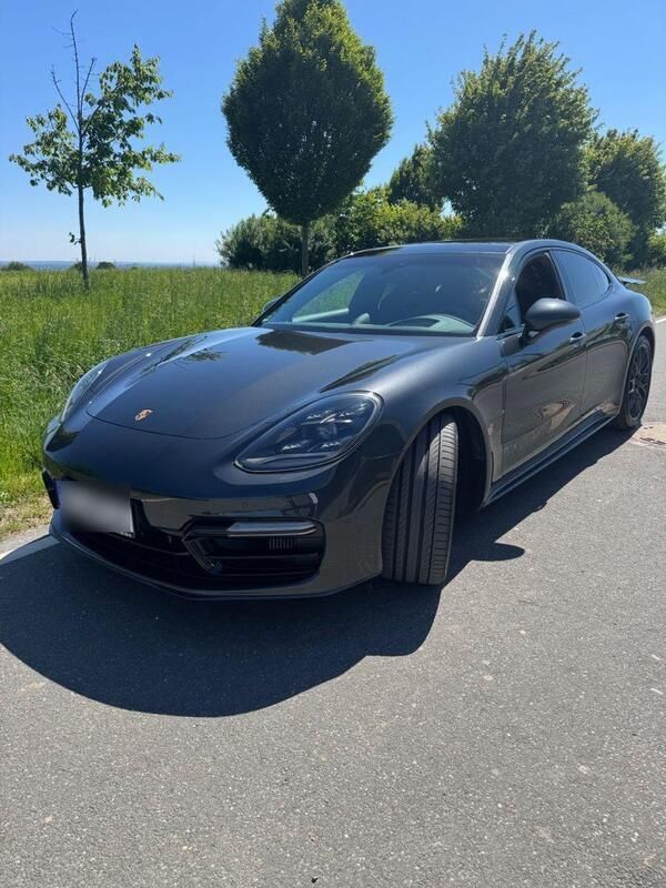Grau Gebraucht 2019 Porsche Panamera GTS Limousine | 75.000 € (Superpreis) - Bild 1/4