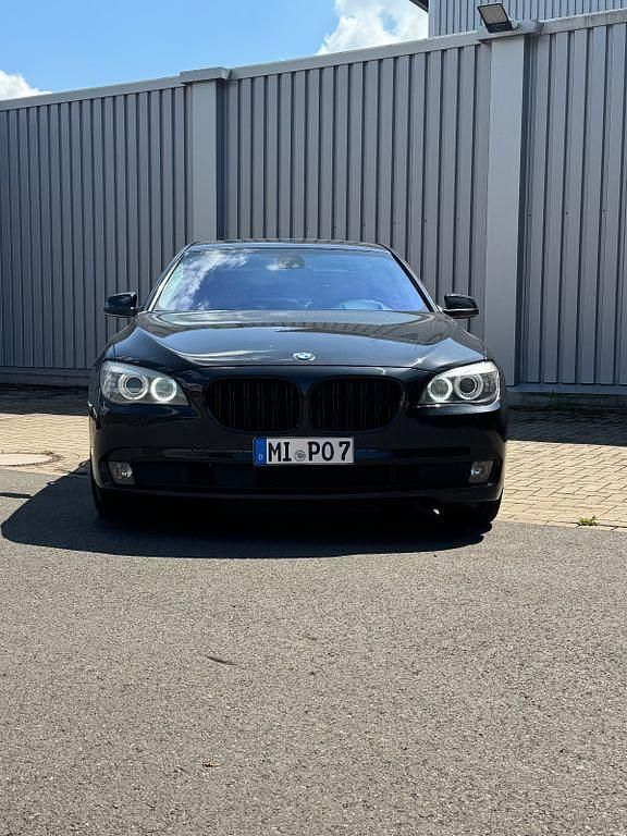 Schwarz Gebraucht 2012 BMW 730L Limousine | 15.800 € (Fairer Preis) - Bild 1/4