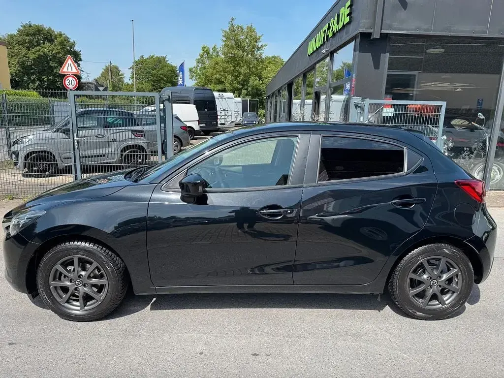 Gebraucht Mazda 2 Center-Line 75 PS (55 kW) 2016 Schwarz Limousine