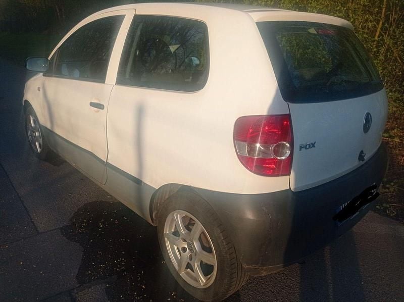 Gebraucht VW Fox 60 PS (44 kW) 2010 Weiß Kleinwagen