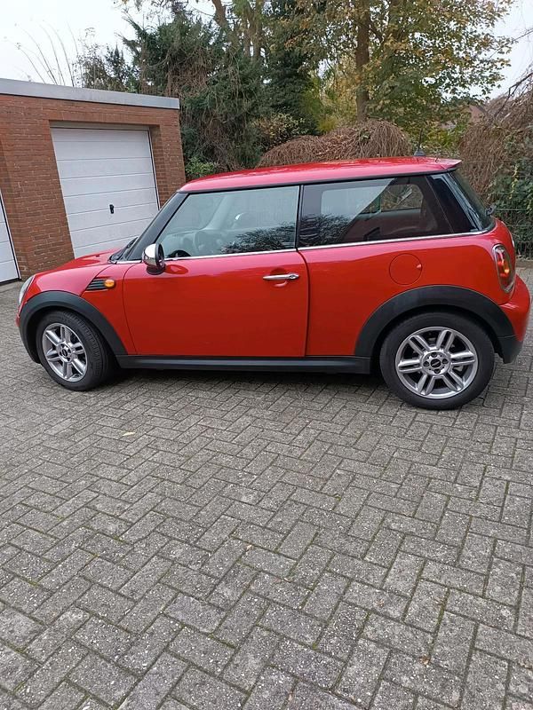 Gebraucht Mini ONE 75 PS (55 kW) 2009 Rot Kleinwagen