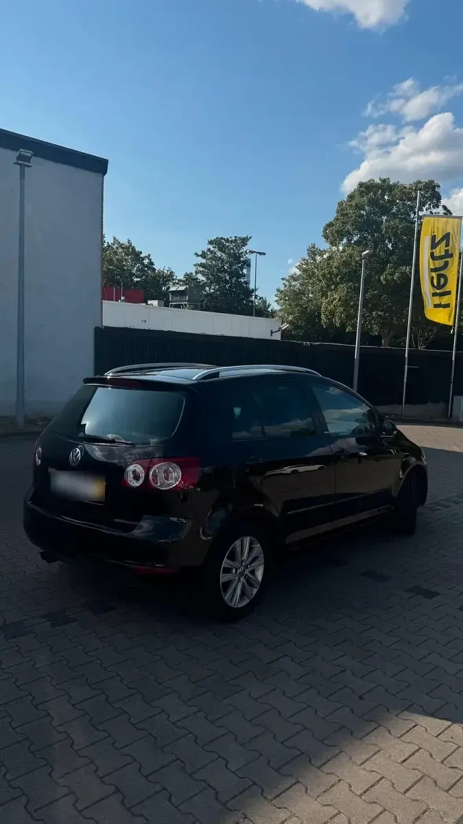 Gebraucht VW Golf Plus Cross 122 PS (89 kW) 2012 Schwarz Van / Kleinbus