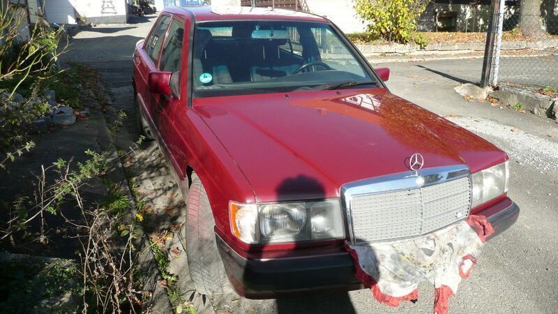 Rot Gebraucht 1991 Mercedes 190 Limousine | 5.900 € - Bild 1/4