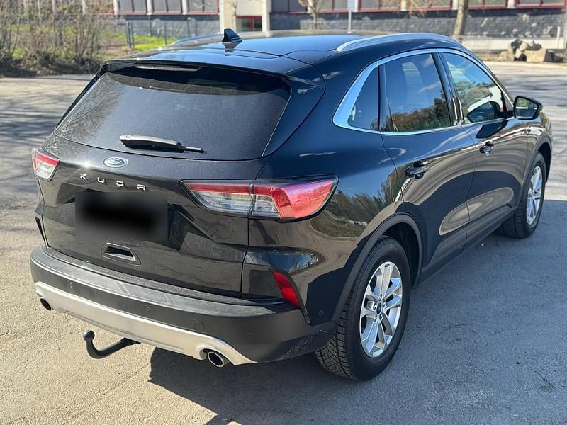 Gebraucht Ford Kuga Titanium 190 PS (139 kW) 2020 Schwarz SUV