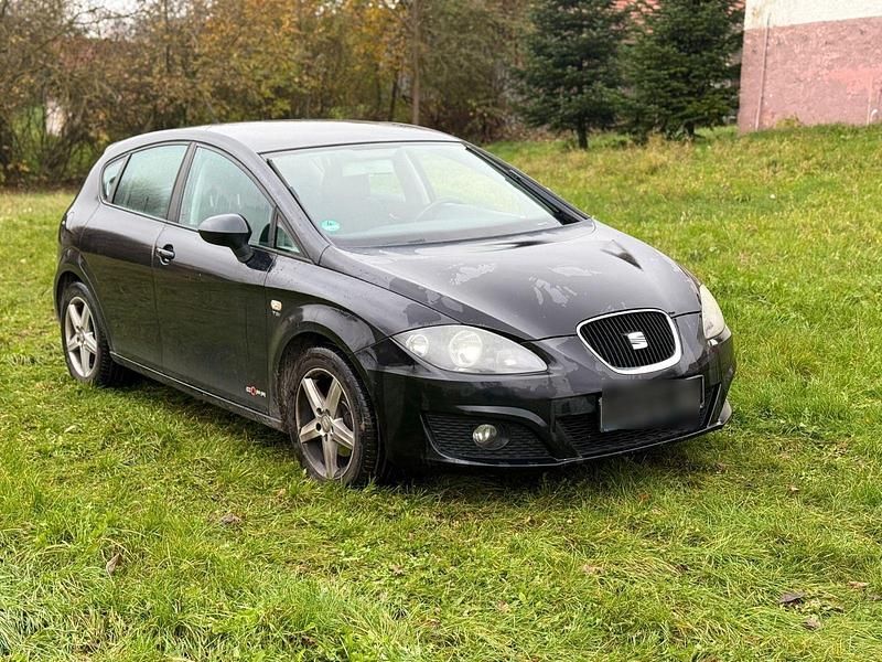 Schwarz Gebraucht 2013 Seat Leon Copa Limousine | 3.900 € (Guter Preis) - Bild 1/4