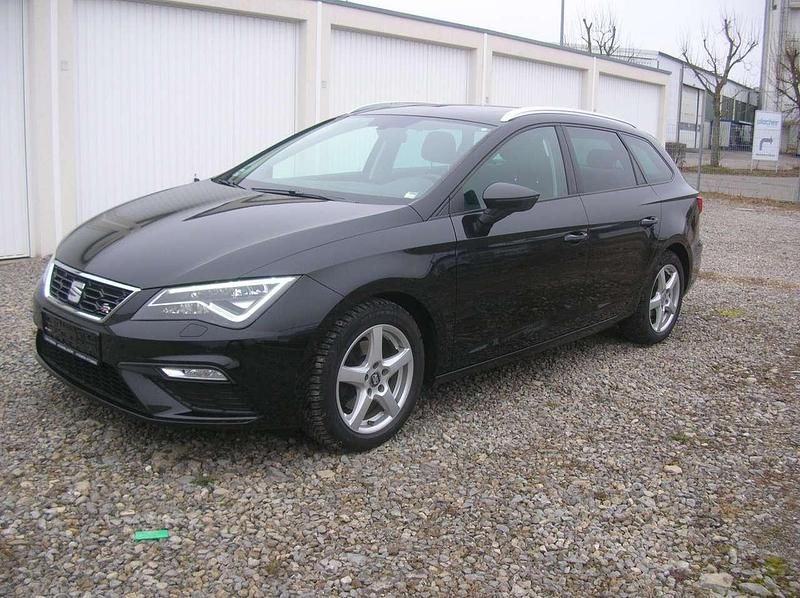 Mitternachtsschwarz Gebraucht 2019 Seat Leon FR Kombi | 13.950 € (Superpreis) - Bild 1/4