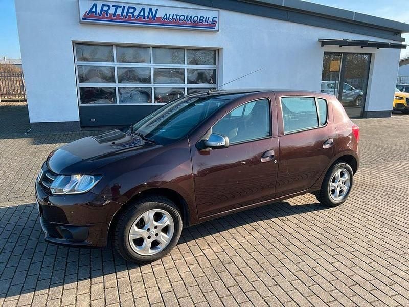 Braun Gebraucht 2016 Dacia Sandero Prestige Limousine | 7.200 € (Guter Preis) - Bild 1/4