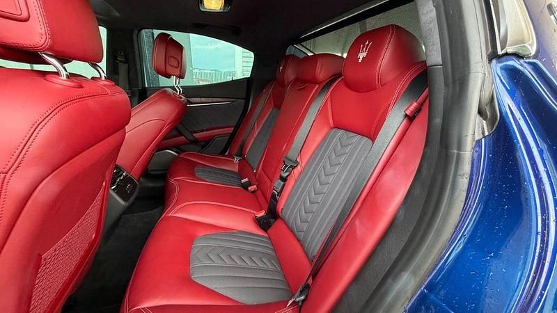 Gebraucht Maserati Ghibli 409 PS (300 kW) 2015 Blau Limousine