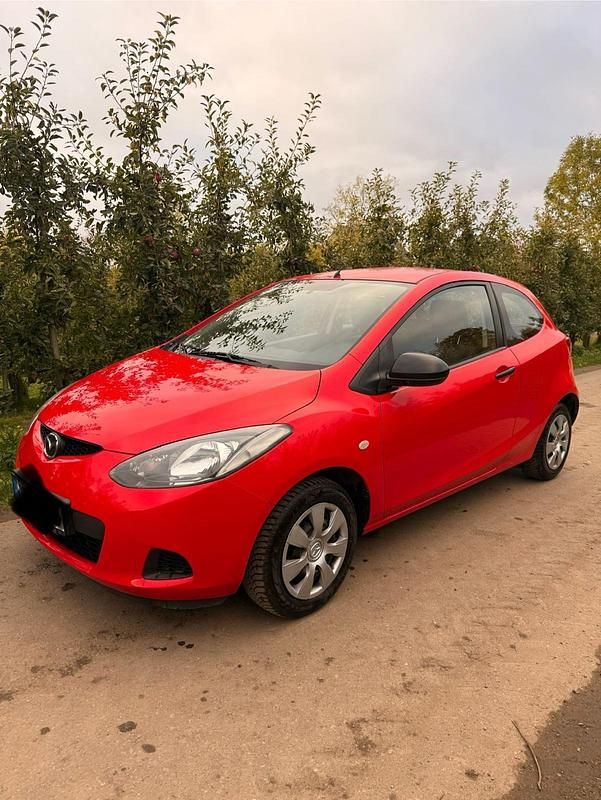Rot Gebraucht 2009 Mazda 2 Kleinwagen | 1.500 € (Fairer Preis) - Bild 1/4
