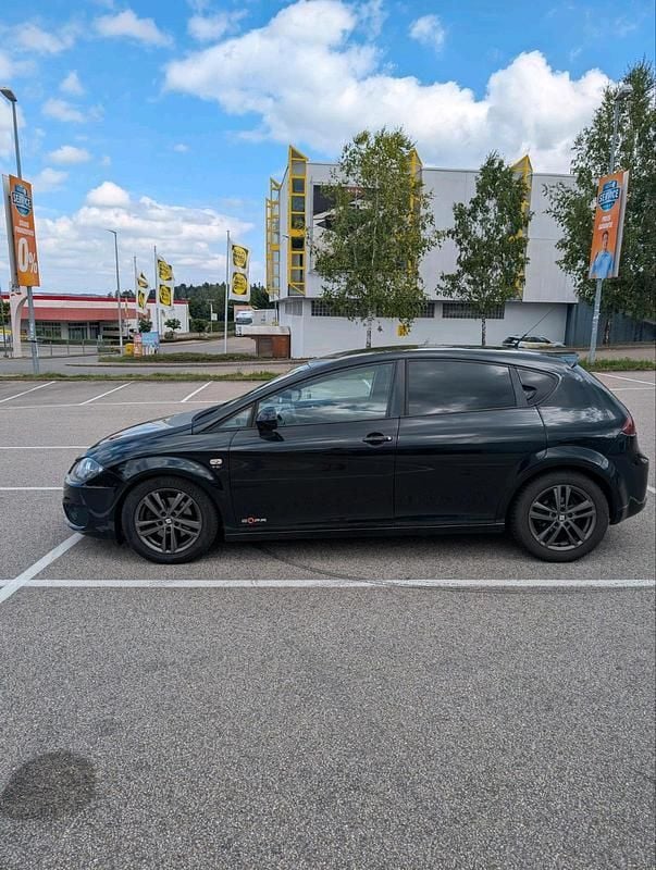 Schwarz Gebraucht 2012 Seat Leon Kleinwagen | 3.900 € (Guter Preis) - Bild 1/4