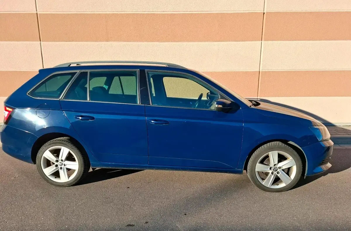 Gebraucht Skoda Fabia 90 PS (66 kW) 2017 Blau Kombi