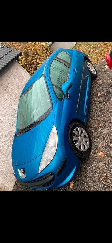 Gebraucht Peugeot 207 90 PS (66 kW) 2006 Blau Kleinwagen