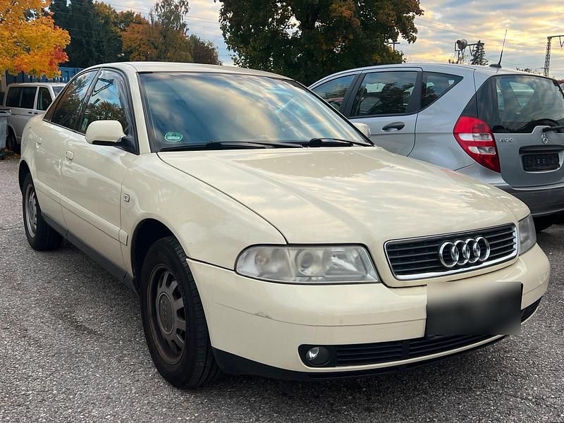 Silber Gebraucht 1999 Audi A4 Limousine | 350 € (Superpreis) - Bild 1/4
