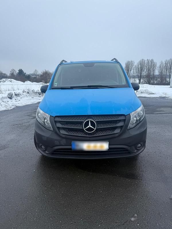 Gebraucht Mercedes Vito 163 PS (119 kW) 2017 Blau Van