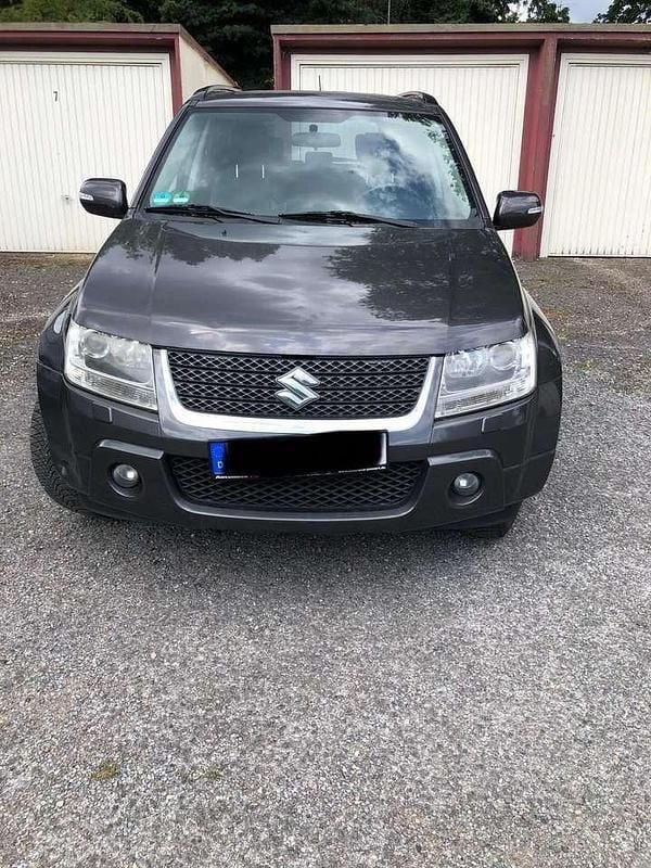 Grau Gebraucht 2013 Suzuki Vitara SUV | 2.800 € (Superpreis) - Bild 1/4