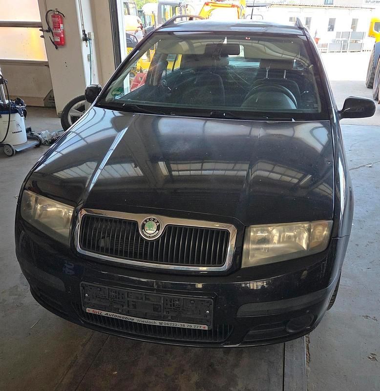Schwarz Gebraucht 2006 Skoda Fabia Kleinwagen | 3.000 € (Teuer) - Bild 1/4
