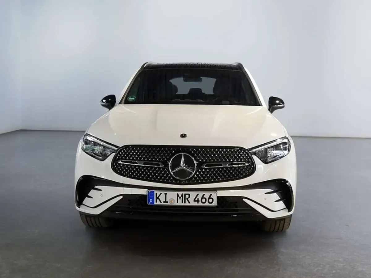 Gebraucht Mercedes GLC200 AMG 163 PS (119 kW) 2026 Weiß SUV
