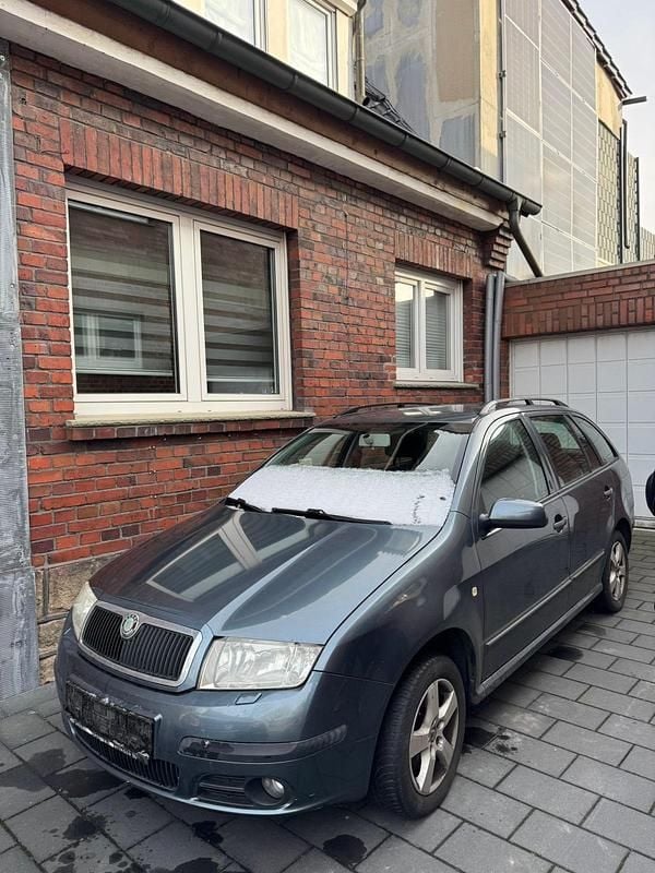 Andere farben Gebraucht 2004 Skoda Fabia Kleinwagen | 550 € (Superpreis) - Bild 1/4