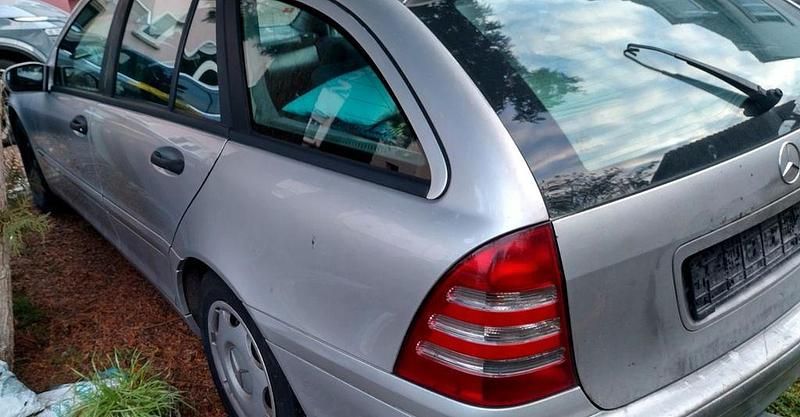 Gebraucht Mercedes 200 116 PS (85 kW) 2003 Grau Limousine