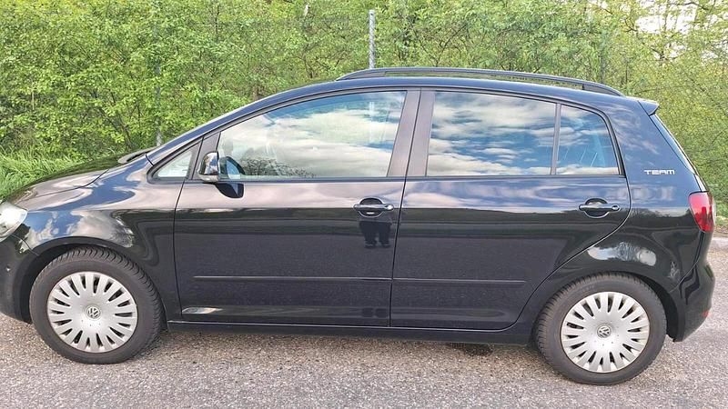 Gebraucht VW Golf Plus Team 122 PS (89 kW) 2011 Schwarz Van / Kleinbus