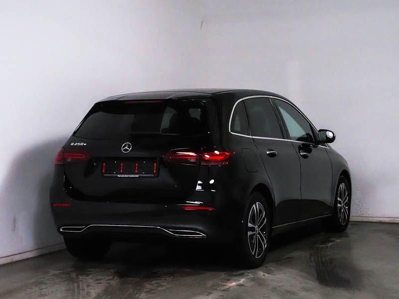 Gebraucht Mercedes B250e Progressive 218 PS (160 kW) 2024 Schwarz Van / Kleinbus