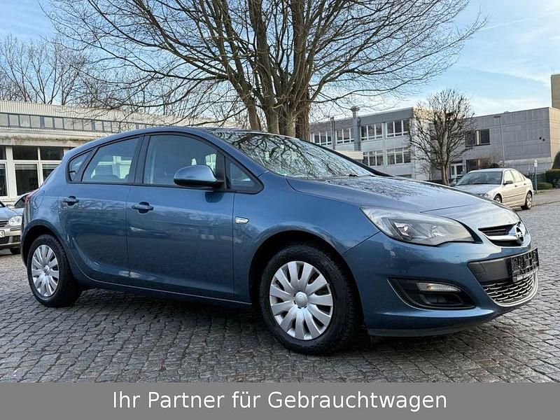 Blau Gebraucht 2015 Opel Astra Selection Limousine | 8.490 € (Guter Preis) - Bild 1/4