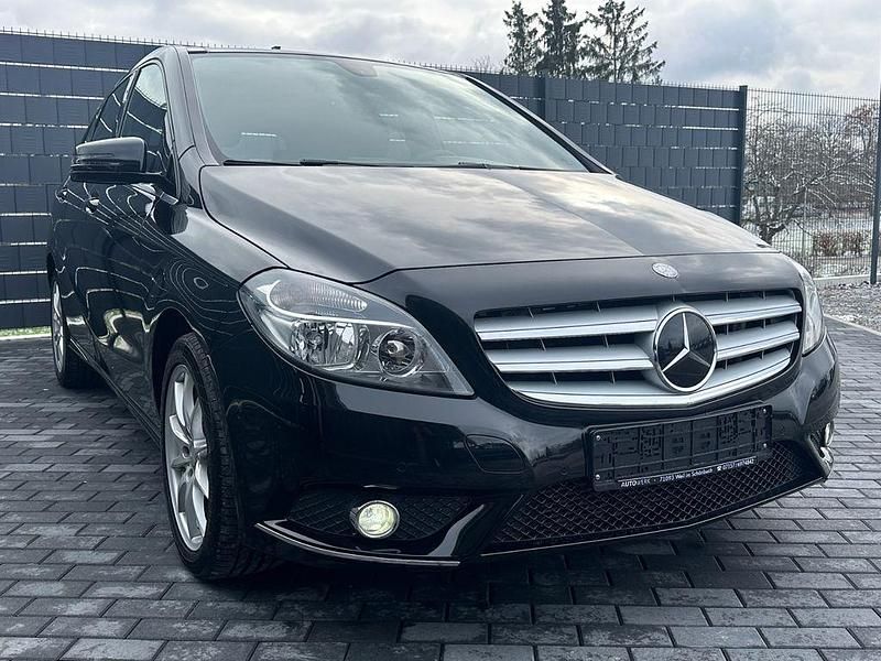 Gebraucht Mercedes B250 211 PS (155 kW) 2013 Schwarz Van / Kleinbus