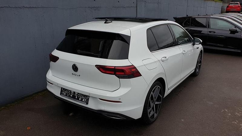 Gebraucht VW Golf VII Style 150 PS (110 kW) 2021 Weiß Kleinwagen