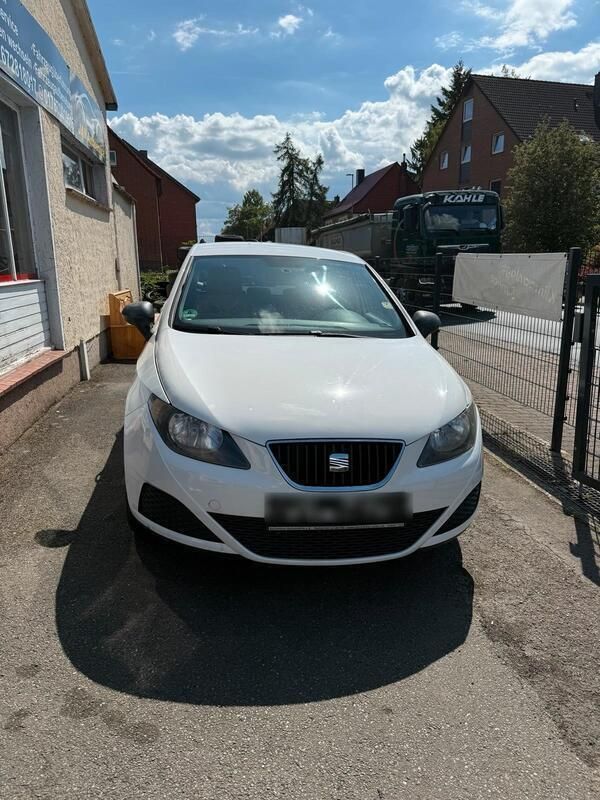 Weiß Gebraucht 2012 Seat Ibiza Kleinwagen | 2.500 € (Guter Preis) - Bild 1/4