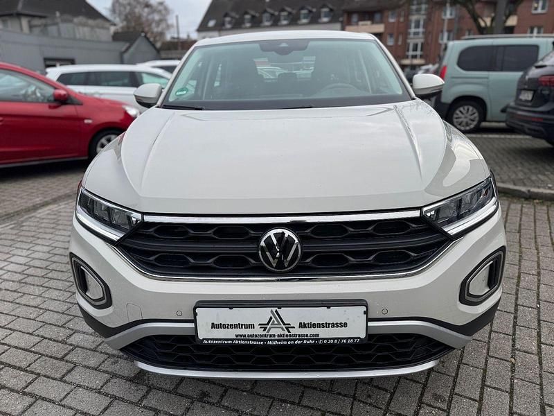 Grau Gebraucht 2022 VW T-Roc SUV | 17.887 € (Superpreis) - Bild 1/4