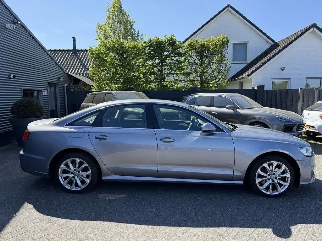 Gebraucht Audi A6 Business 190 PS (139 kW) 2016 Grau Limousine