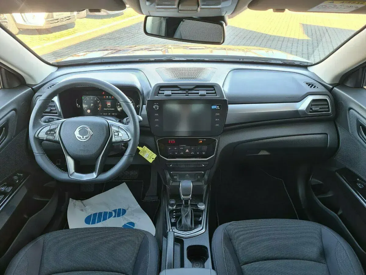 Gebraucht KGM Tivoli 163 PS (119 kW) 2025 Rot SUV
