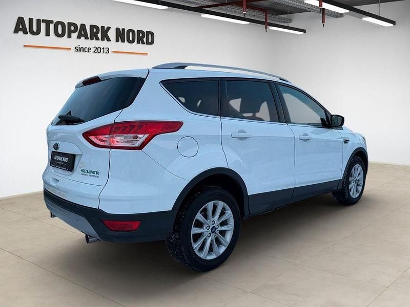 Gebraucht Ford Kuga Titanium 179 PS (131 kW) 2017 Weiß SUV