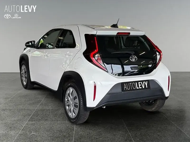 Gebraucht Toyota Aygo X X-play 72 PS (52 kW) 2022 Schneeweiß SUV