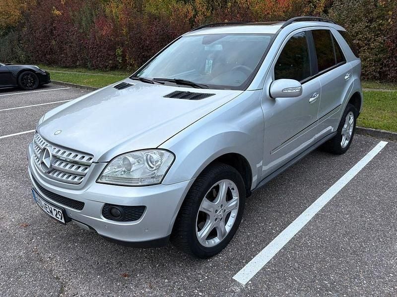 Silber Gebraucht 2007 Mercedes ML280 SUV | 7.600 € (Fairer Preis) - Bild 1/4