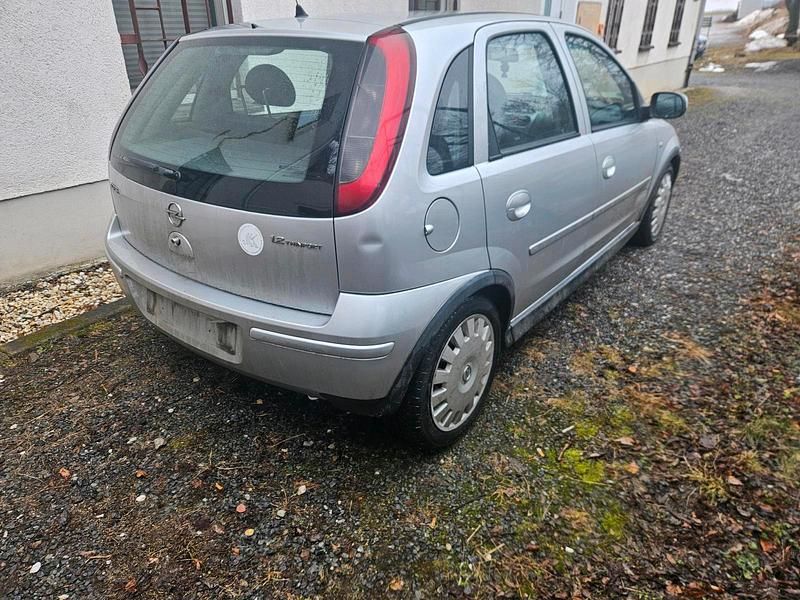 Gebraucht Opel Corsa 81 PS (59 kW) 2006 Silber Kleinwagen