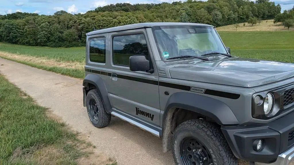 Gebraucht Suzuki Jimny 102 PS (75 kW) 2024 Grau SUV