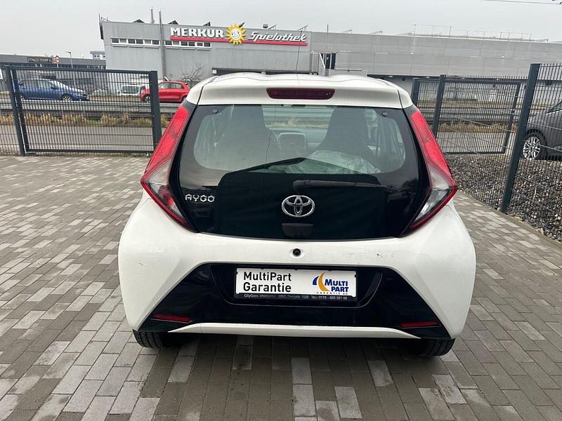Gebraucht Toyota Aygo X-play 72 PS (52 kW) 2020 Weiß Kleinwagen