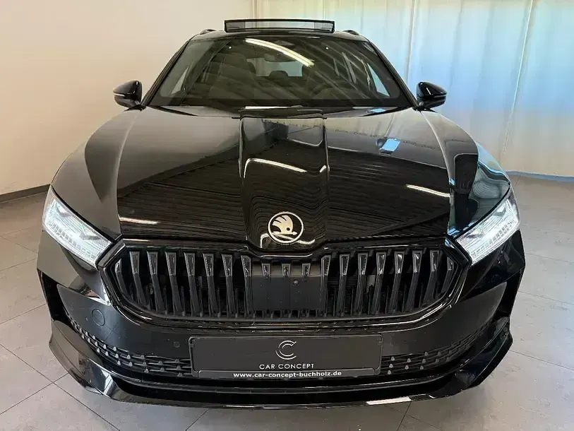 Gebraucht Skoda Superb SportLine 204 PS (150 kW) 2025 Ebony schwarz Limousine