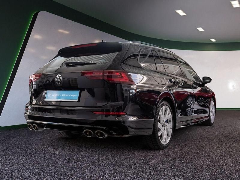 Gebraucht VW Golf VIII R 320 PS (235 kW) 2022 Schwarz / deep black (metallic) Kombi