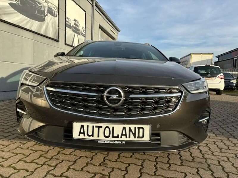 Stone brown met (058p) Gebraucht 2021 Opel Insignia Elegance Kombi | 12.899 € (Superpreis) - Bild 1/4